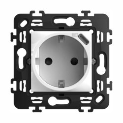 BTicino Classia КОНТАКТ ШУКО+ USB type-C 2-МОД 16А БЯЛ МАТ RW4141USB